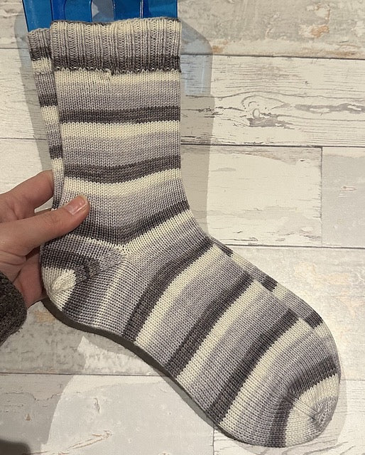 grayscale (4 stripes)