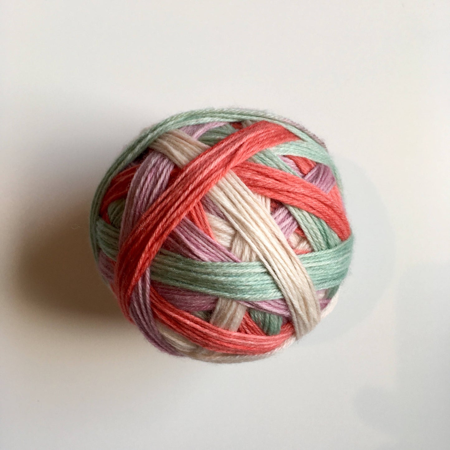 Romance , 4 stripes, self-striping sockyarn, handdyed sockyarn, handdyed yarn, handdyed wool