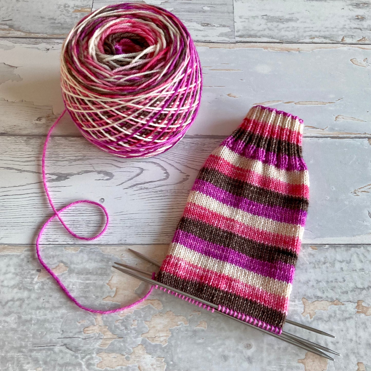 Cupcake, 4 stripes, self-striping sockyarn, handdyed sockyarn, handdyed yarn, handdyed wool