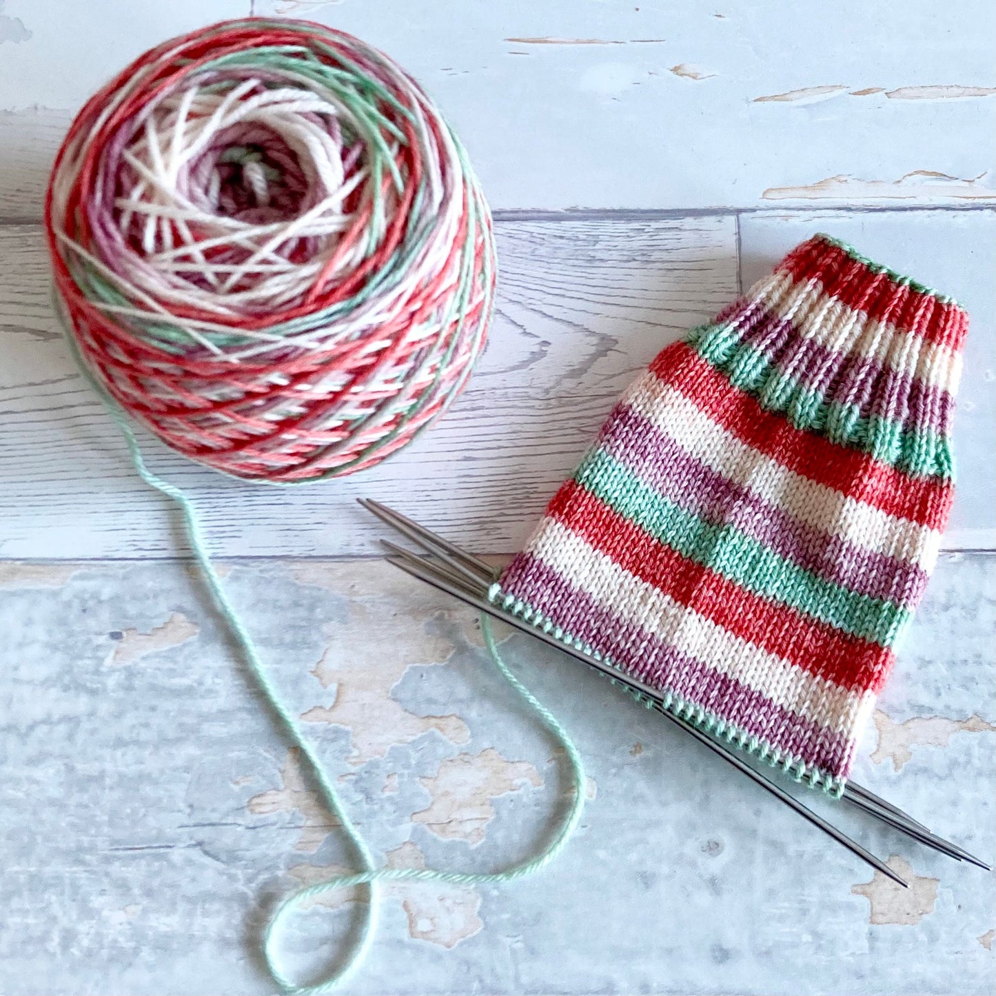 Romance , 4 stripes, self-striping sockyarn, handdyed sockyarn, handdyed yarn, handdyed wool