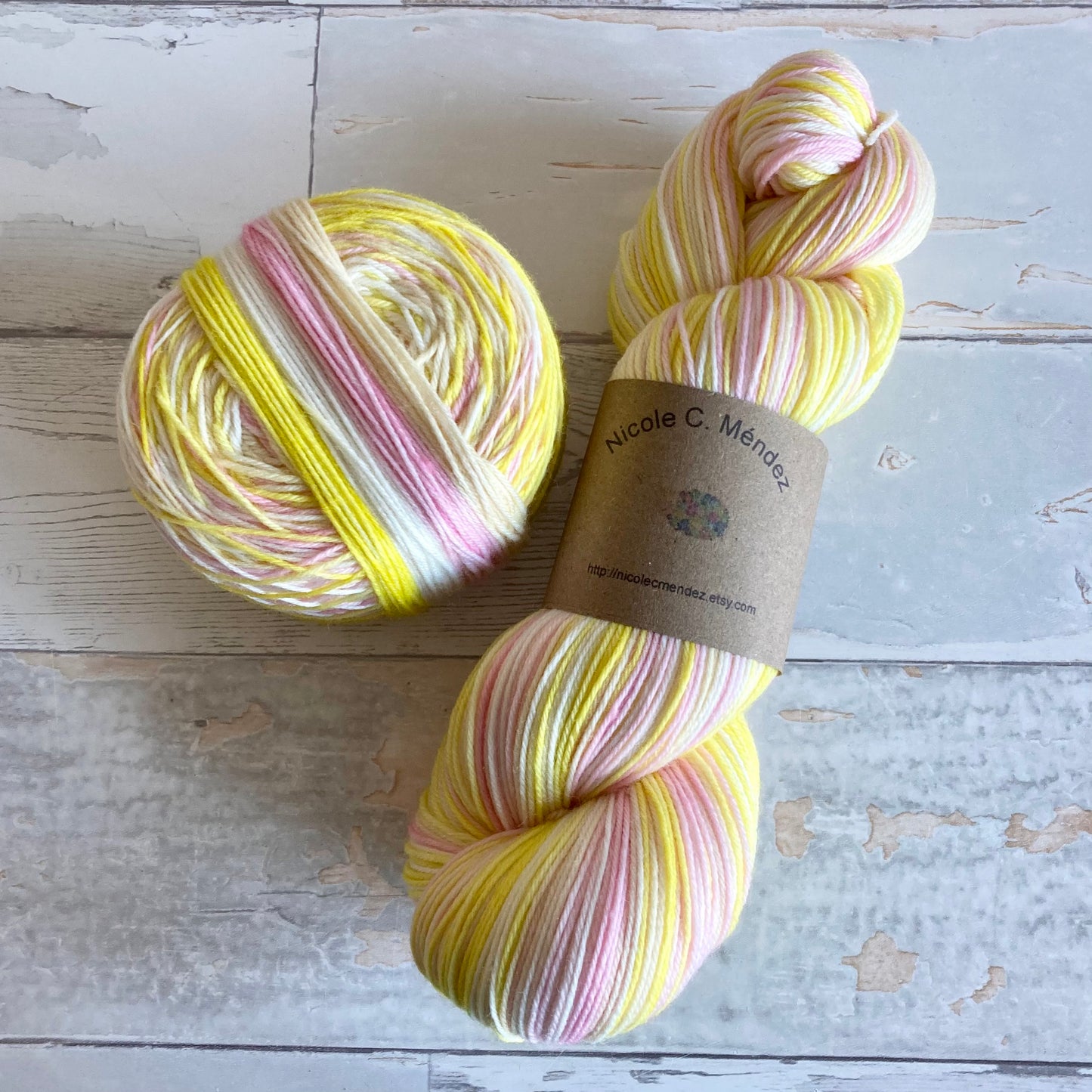 Apple Blossom, 4 Streifen, selbststreifendes Sockengarn, handgefärbte sockenwolle, handgefärbtes Garn, handgefärbte wolle
