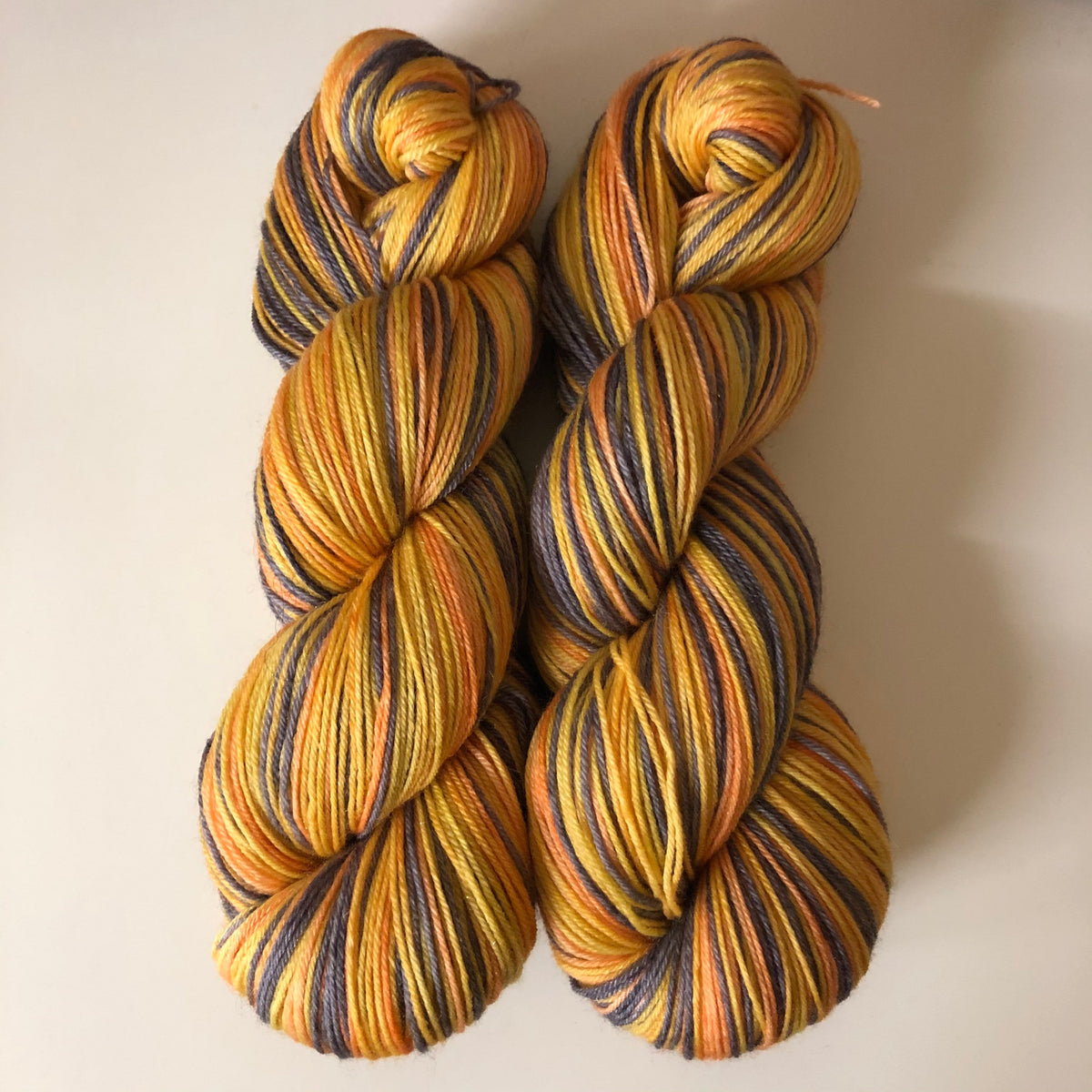 Jack O'Lantern, 4 stripes, self-striping sockyarn, handdyed sockyarn, handdyed yarn, handdyed wool