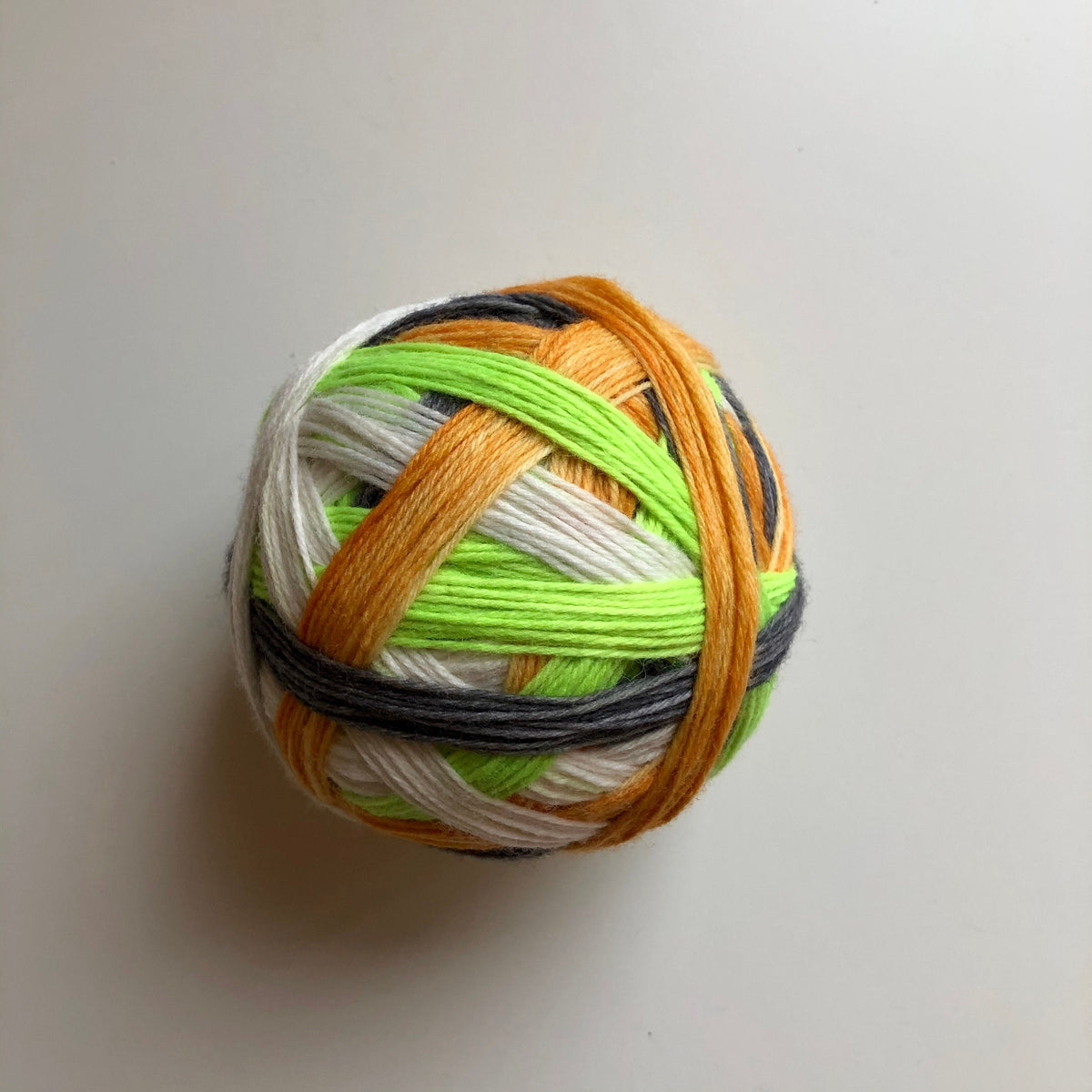 Trick or Treat , 4 stripes, self-striping sockyarn, handdyed sockyarn, handdyed yarn, handdyed wool