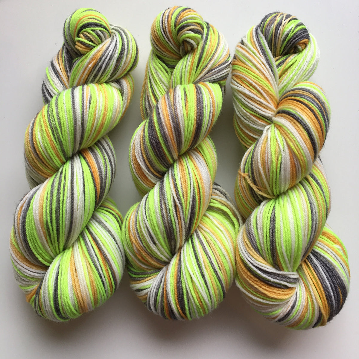 Trick or Treat , 4 stripes, self-striping sockyarn, handdyed sockyarn, handdyed yarn, handdyed wool