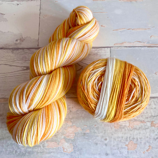 Candy Corn Fudge, 3 stripes, self-striping sockyarn, handdyed sockyarn, handdyed yarn, handdyed wool